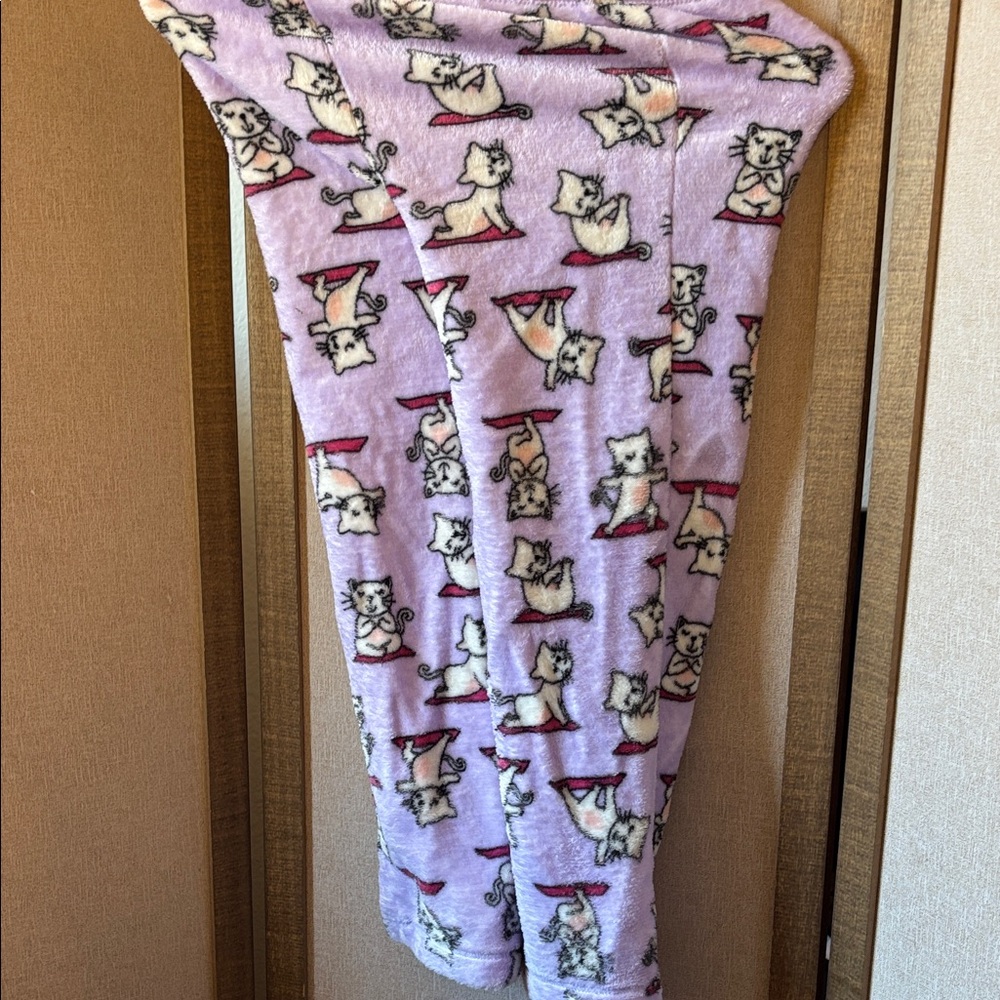 Girls Fleece Lavender Cat Print Pajama Bottoms small